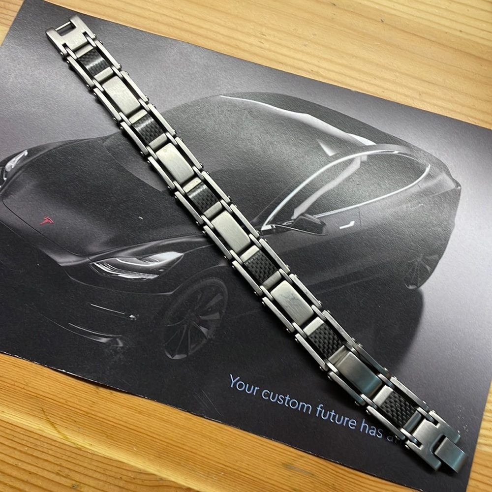 Stainless steel carbon fiber bracelet